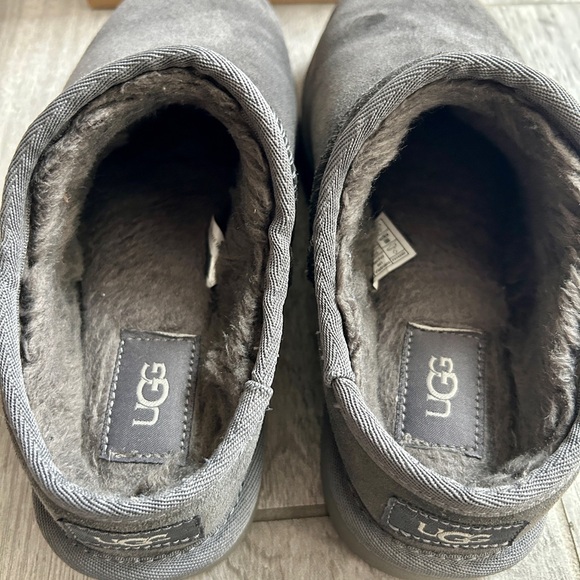 UGG Classic Slippers - Picture 7 of 10